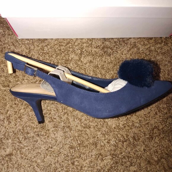 Issac Mizrahi Live Shoes - Issac Mizrahi Live Women 8.5 Blue Suede Pointy Wedding shoes Mothers Day Present